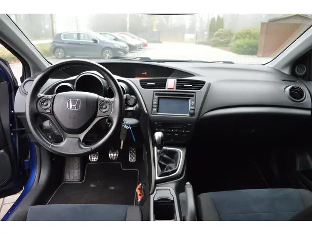 Honda Civic 1.8 Sport 2015 Benzine 10