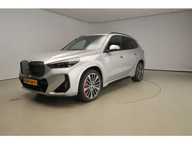 BMW iX1 eDrive20 2025 Elektrisch 6