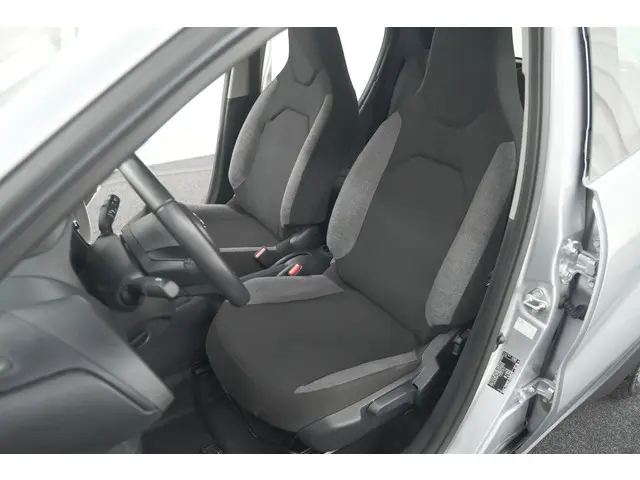 Toyota Aygo X 1.0 VVT-i MT Play 2023 Benzine 24