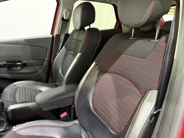 Renault Captur 0.9 TCe Helly Hansen NAP 2015 Benzine 42