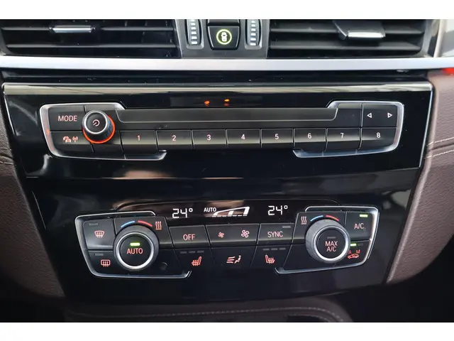 BMW X1 sDrive20i 2021 Benzine 18