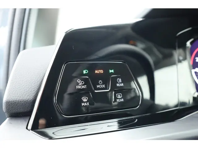 Volkswagen Golf 1.5 eTSI Style DSG 2020 Benzine 11