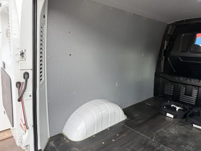 Maxus eDeliver3 50kWh 122PK 2022 Elektrisch 16