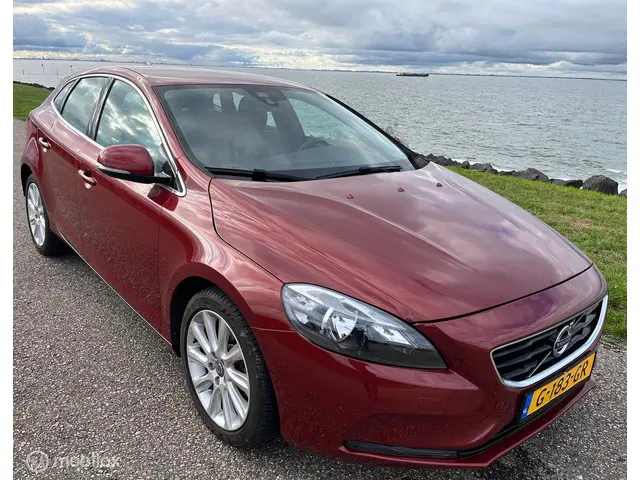 Volvo V40 1.6 T4 Summum 2014 Benzine 3