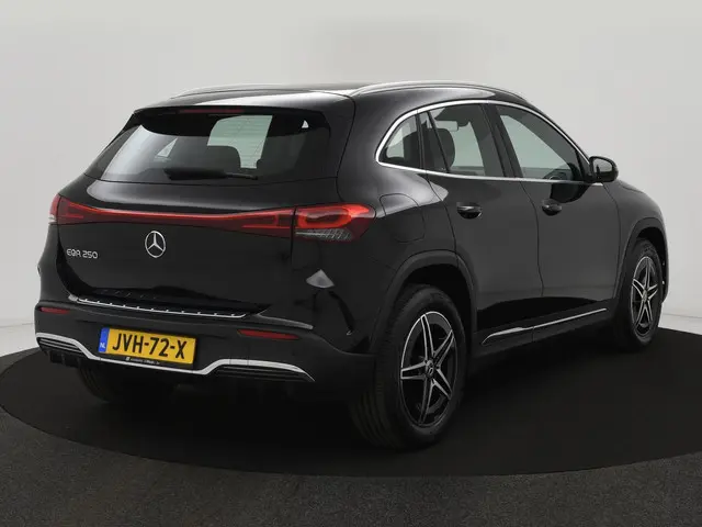 Mercedes-Benz EQA 250 AMG Line 67 kWh 2023 Elektrisch 7