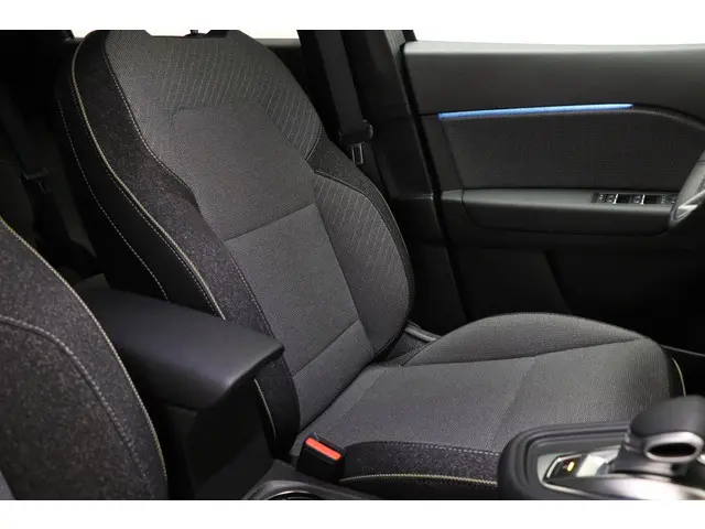 Renault Captur 1.3 mild hybrid 160 techno 2025 Benzine 8