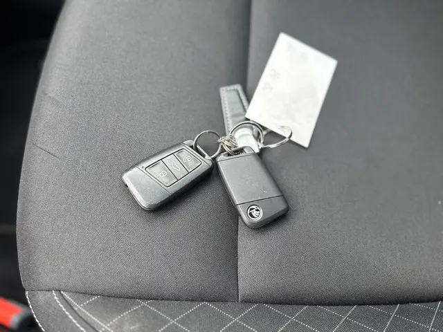 Škoda Karoq 1.0 TSI Business Edition 2022 Benzine 48