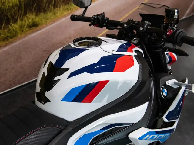 BMW M 1000 R Sport 2023 Benzine 10