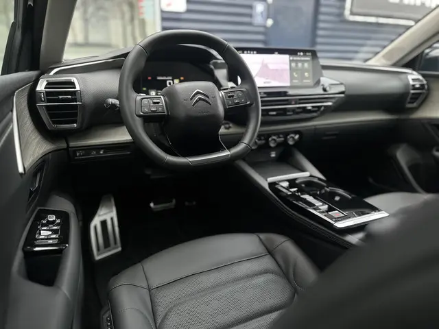 Citroën C5 X 1.2 Hybrid 145pk Max 2026 Hybride Benzine 14