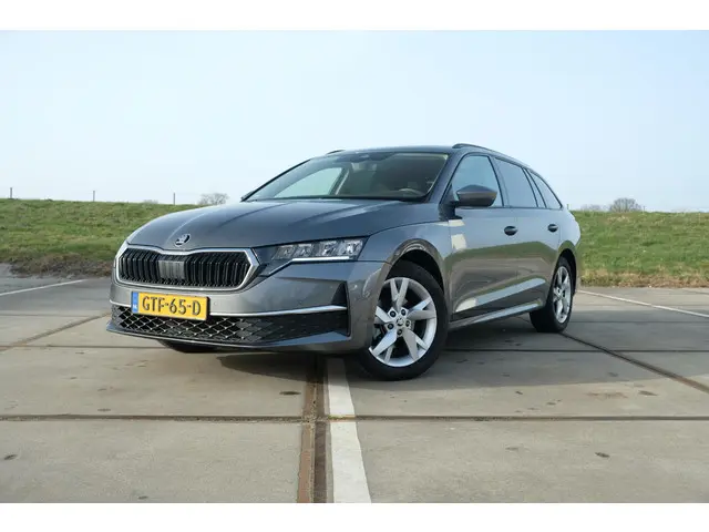 Škoda Octavia Combi 1.5 TSI Edition 2024 Benzine 19