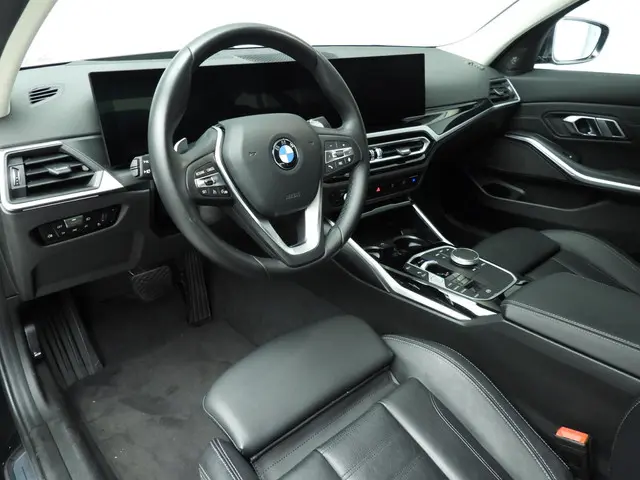 BMW 3 Serie 320i 2023 Benzine 6