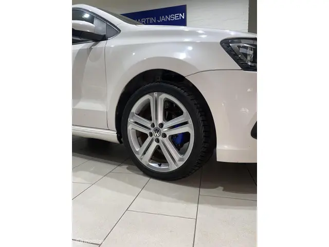 Volkswagen Polo 1.2 TSI Highline R-line 2012 Benzine 8