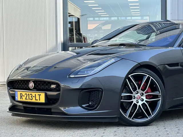 Jaguar F-Type P300 RWD R-Dynamic 2020 Benzine 30