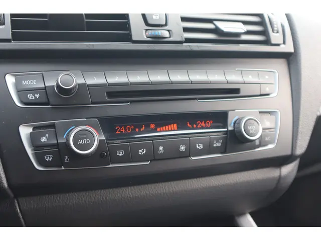 BMW 1 Serie 118i Business+ 2013 Benzine 46