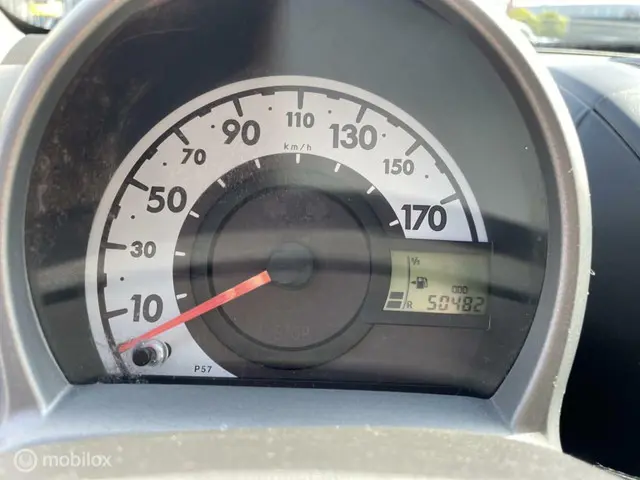 Peugeot 107 1.0 Blue Lease AIRCO 2013 Benzine 11