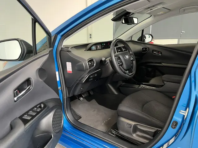 Toyota Prius 1.8 Dynamic 2019 Hybride Benzine 13