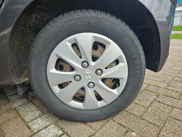 Hyundai i10 1.1 i-Drive Cool Airco! Rijklaar 2012 Benzine 8