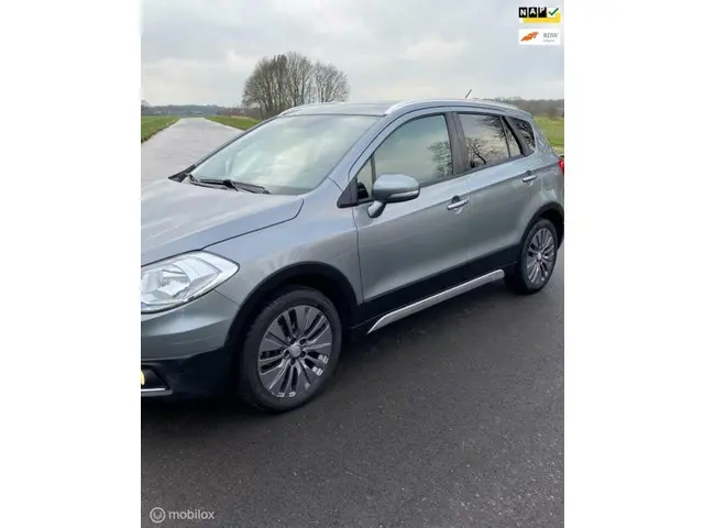 Suzuki S-Cross SX4 1.6 Exclusive 2013 Benzine