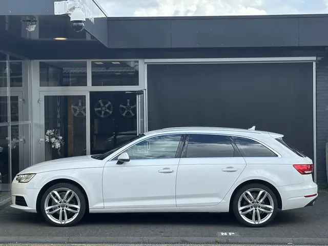 Audi A4 Avant 2.0 TFSI ultra Sport Pro Line 2016 Benzine 2