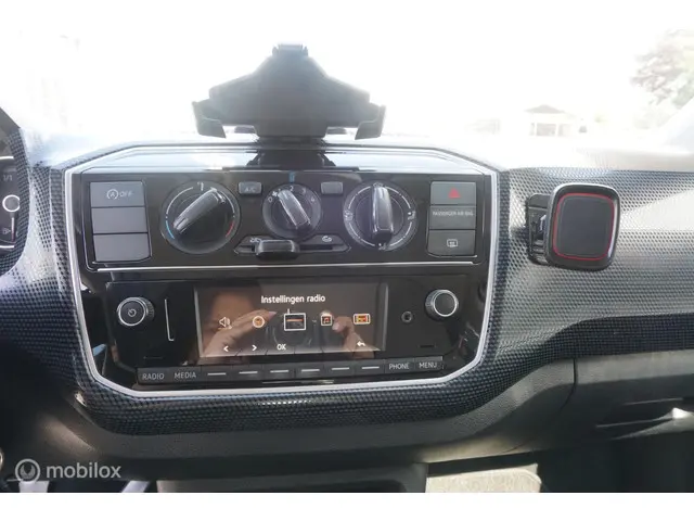 Volkswagen up! 1.0 BMT move up! 2019 Benzine 11