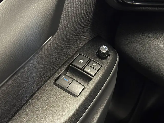 Toyota Yaris 1.5 Hybrid Active 2023 Hybride Benzine 27