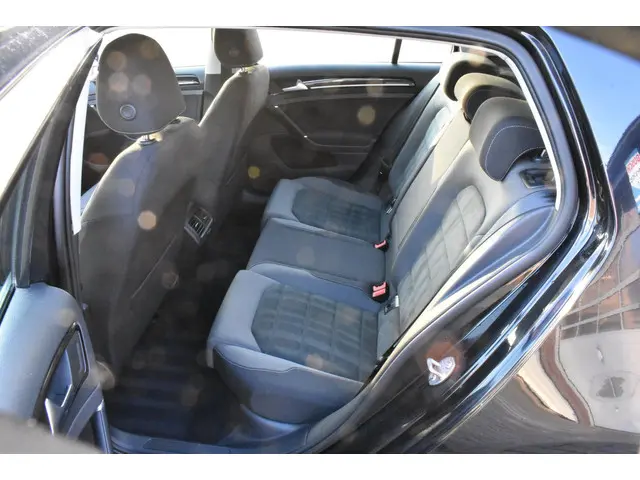 Volkswagen Golf 1.5 TSI Highline 2019 Benzine 12