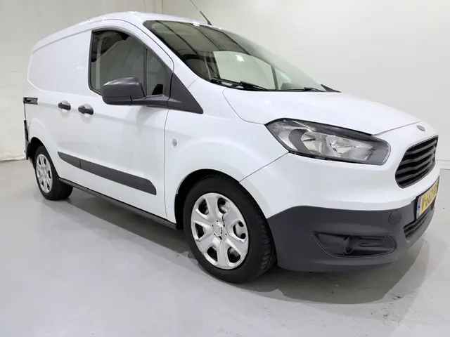 Ford Transit Courier