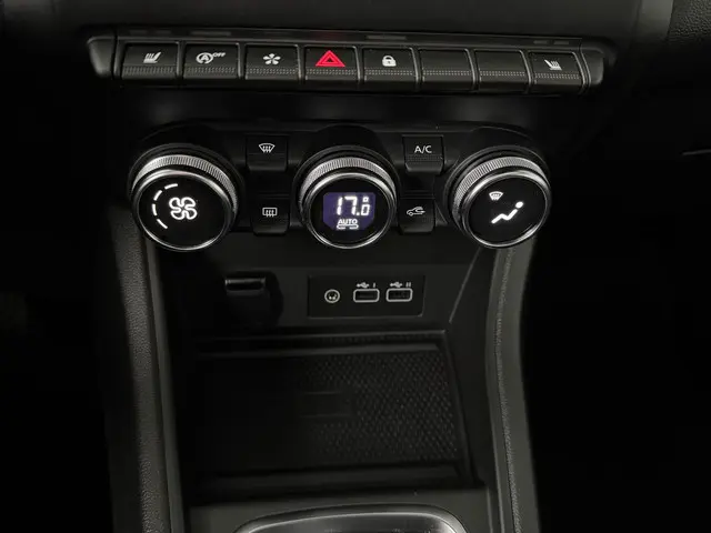 Renault Captur 1.0 TCe 90 techno 2024 Benzine 38