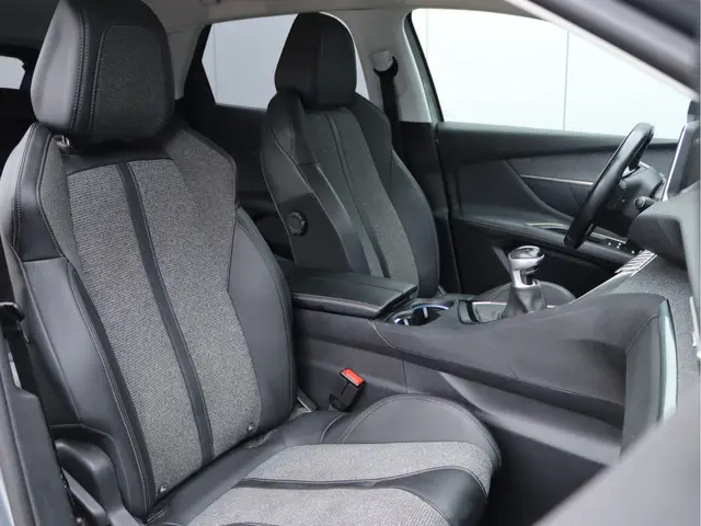 Peugeot 3008 1.2 PureTech Allure 2019 Benzine 22