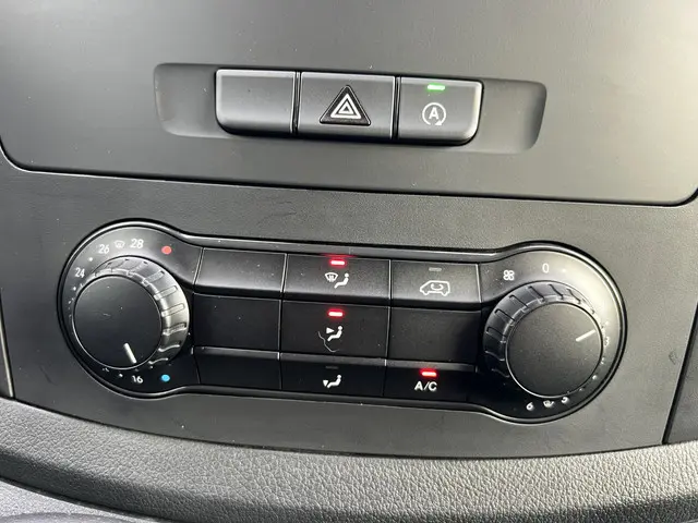 Mercedes-Benz Vito 110 CDI Lang 2021 Diesel 29