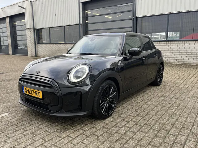 MINI Cooper 1.5 Classic 2023 Benzine 77
