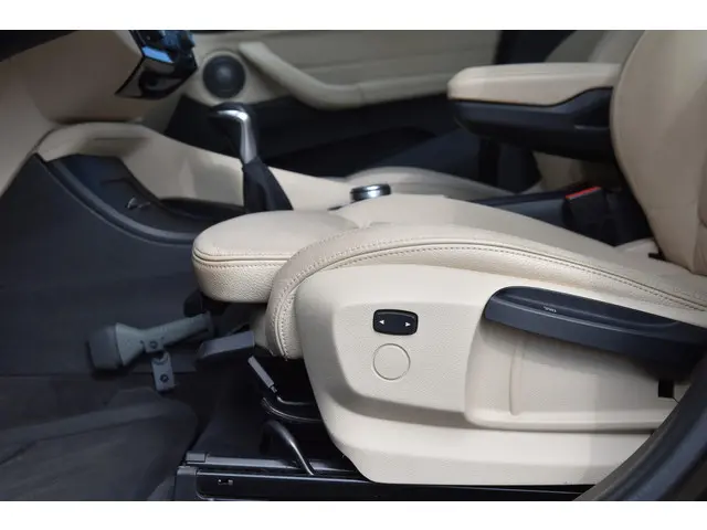 BMW X1 xDrive25i Centennial High Executive 2017 Benzine 9