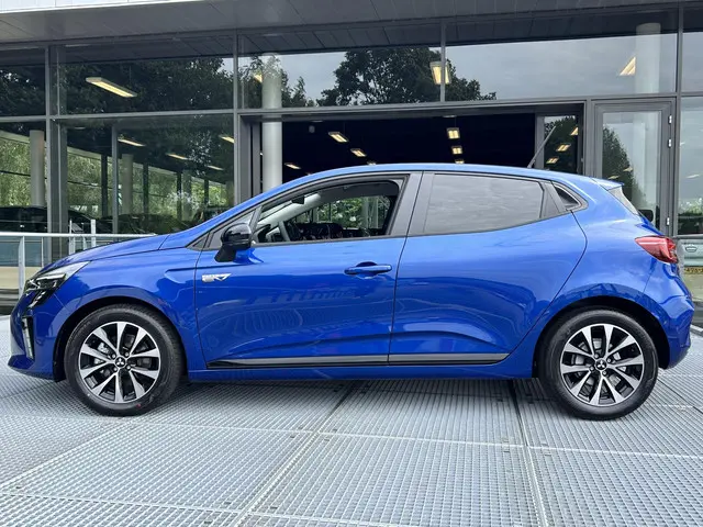 Mitsubishi Colt 1.6 HEV Intense 2025 Hybride Benzine 15