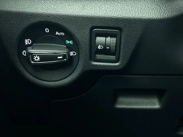 Škoda Kamiq 1.0 TSI Business Edition DSG 2025 Benzine 19