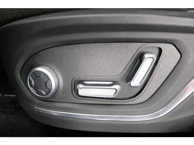 Lynk & Co 01 1.5 2023 Hybride Benzine 22