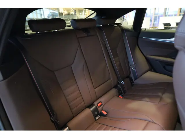 BMW i4 eDrive40 2025 Elektrisch 9