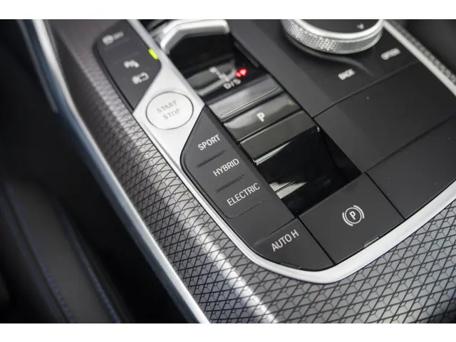 BMW 3 Serie Touring 320e 2024 Hybride Benzine 26