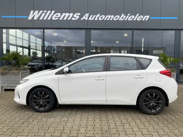 Toyota Auris 1.3 Comfort 2014 Benzine 6