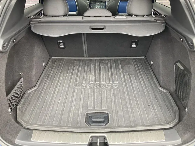 Lynk & Co 01 1.5 Plug-in Hybrid 2023 Hybride Benzine 10