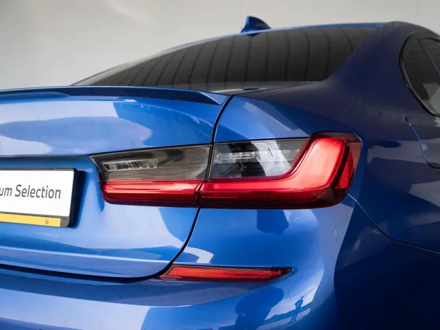 BMW 3 Serie Sedan 330e 2020 Hybride Benzine 14