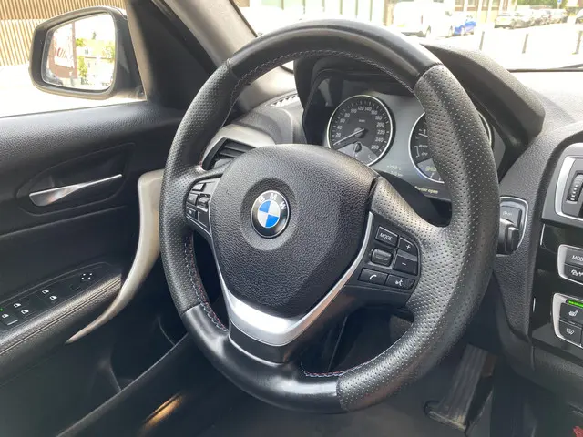 BMW 1 Serie 120i Centennial High Executive 2016 Benzine 9