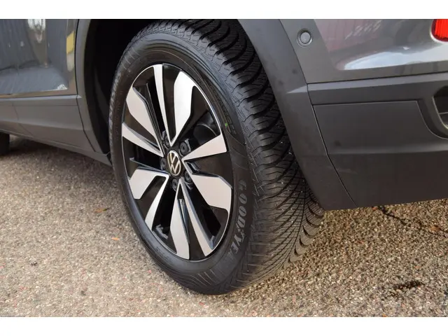 Volkswagen T-Roc 1.0 TSI GOAL Edition 2025 Benzine 10
