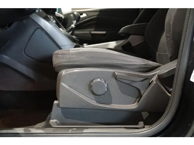 Ford Kuga 1.5 2015 Benzine 23