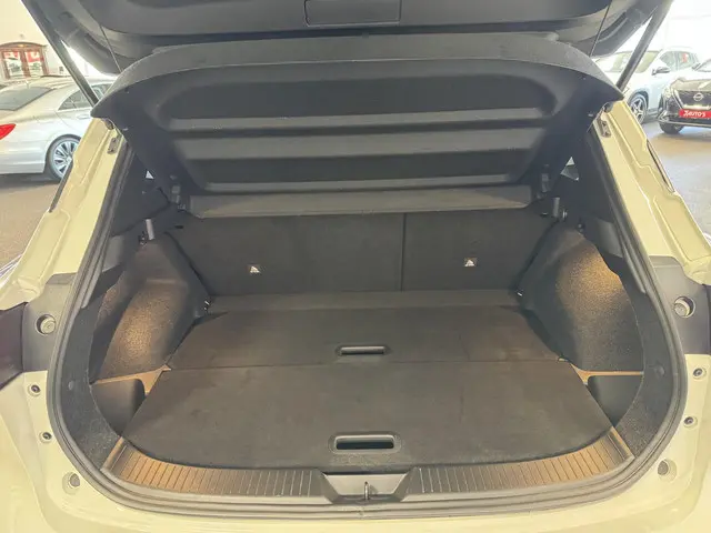 Nissan QASHQAI 1.3 MHEV Xtronic 2023 Benzine 12