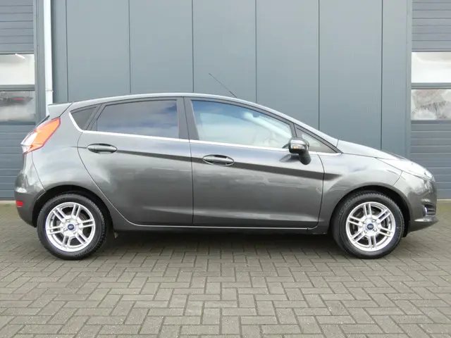 Ford Fiesta HELAAS VERKOCHT!!! 2015 Benzine 4