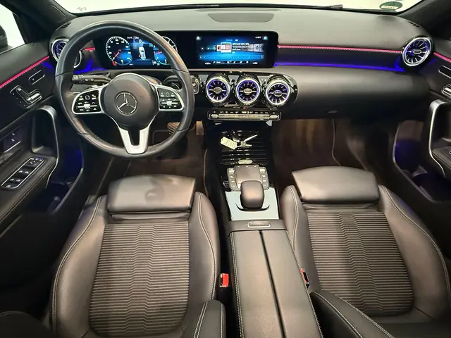 Mercedes-Benz A-Klasse 200 Premium Plus 2021 Benzine 3
