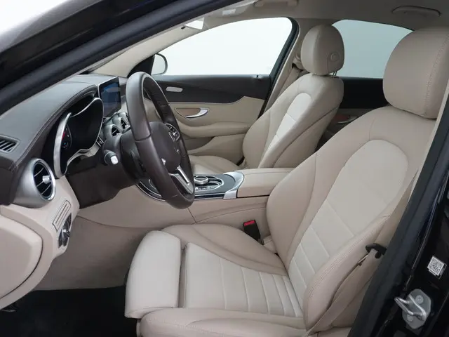 Mercedes-Benz C-Klasse C 300 AMG line 2019 Benzine 12