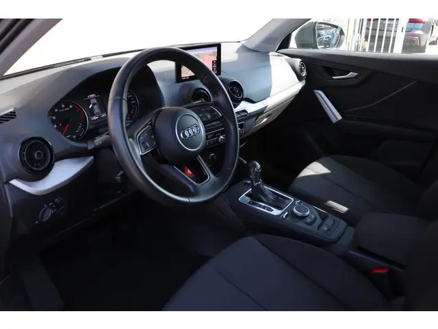 Audi Q2 3