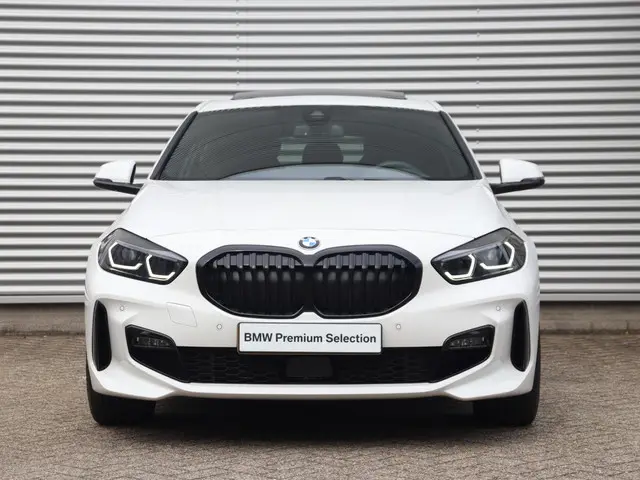 BMW 1 Serie 5-deurs 118i 2024 Benzine 3