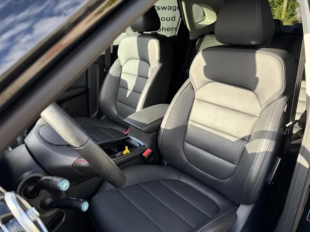 MG EHS 1.5 TGDI Luxury 2023 Hybride Benzine 12